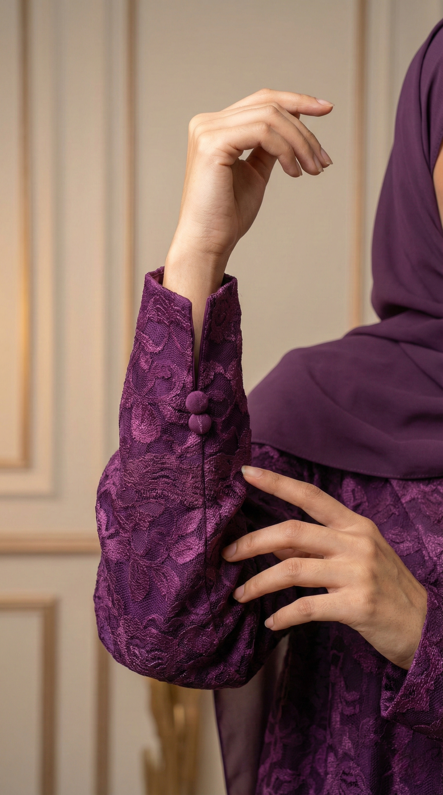 عباية أرجوان الملكية فخامة الدانتيل - الصورة 3