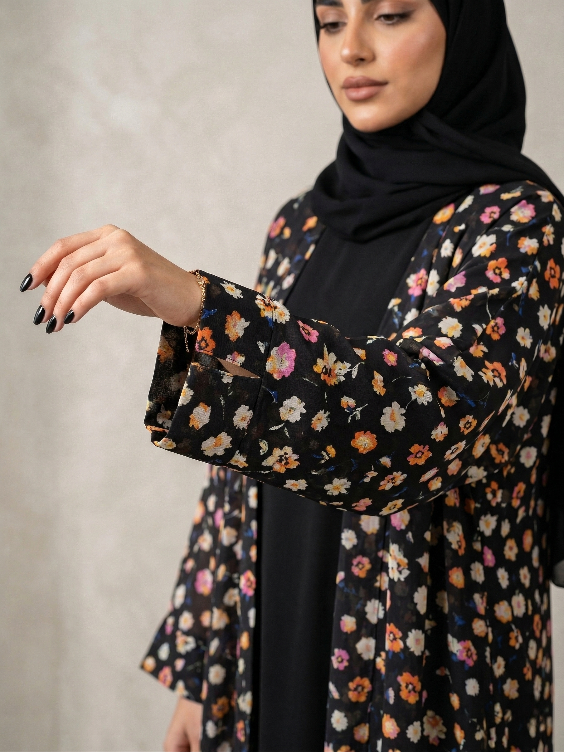 عباية "فلورا" (Floral Bloom) كاجوال - الصورة 2